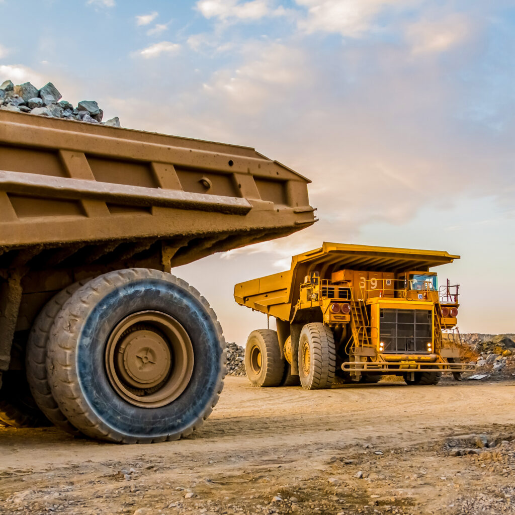 elliptical polarized antenna on mining haul truck